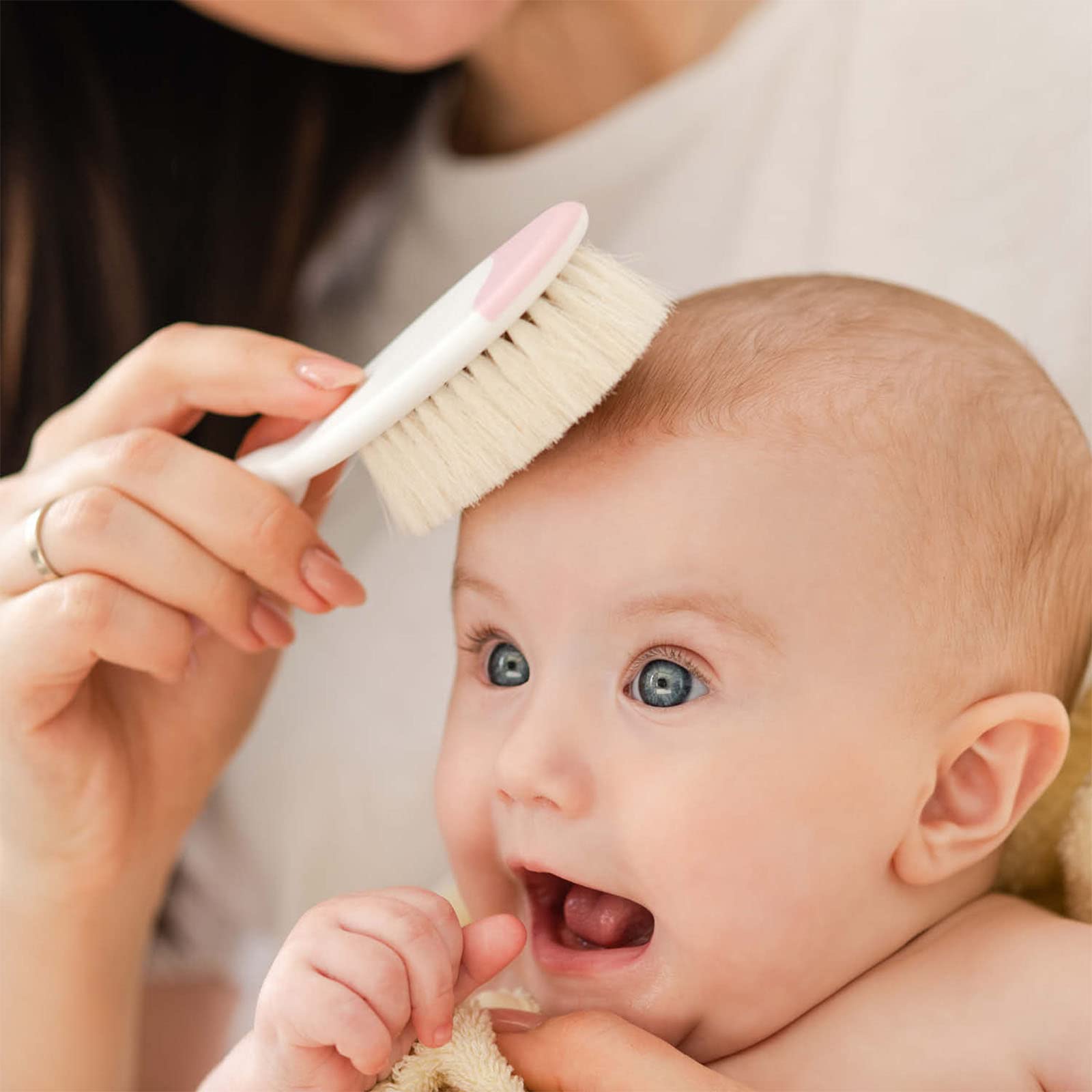 Chicco Baby Hair Brush and Comb Set - Gentle Hair Care for Newborns and Infants