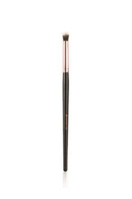 Nascita Precision Eyeshadow Brush for Seamless Eye Makeup Application